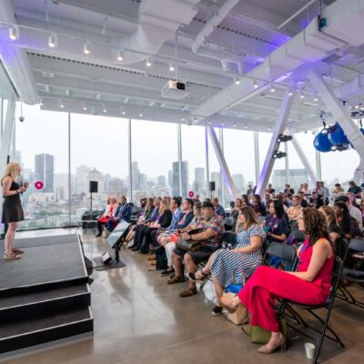 Jen Laplante - Canada's Ocean Supercluster s'adressant aux participants d'OceanFest à Montréal